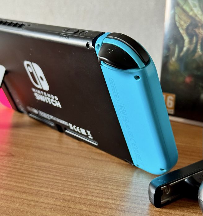 Nintendo Switch V2 (Пълен комплект) + игра Diablo 3