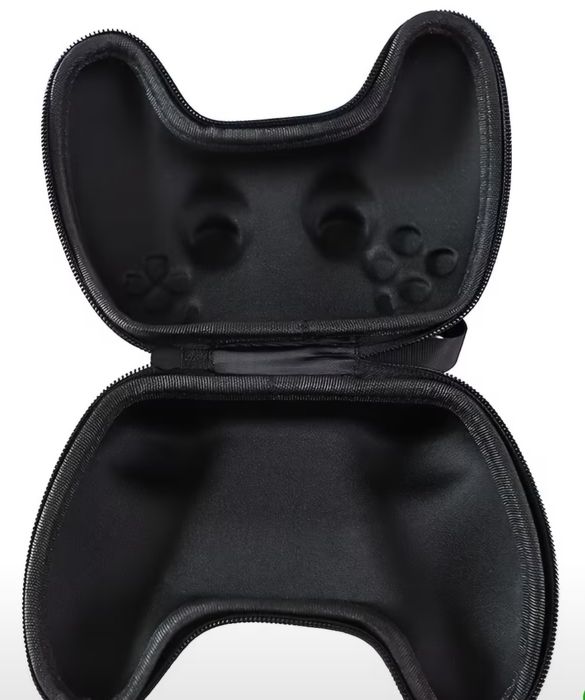 Продавам калъф за контролер  PS5