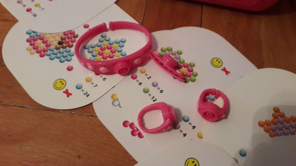 Set creat bijuterii cu sabloane (bratara, clamita par, inele)