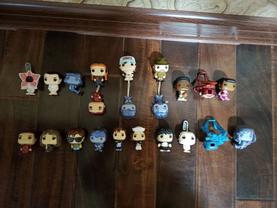 Продам фигурки Киндер джой funko pop очень странные дела !
