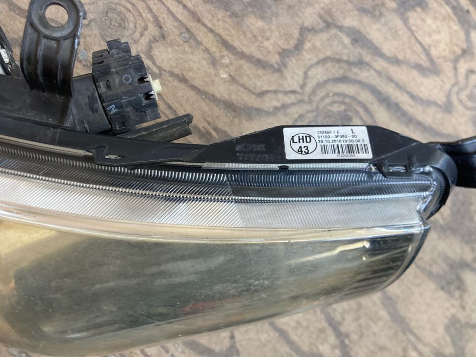 Ляв фар Toyota Verso. Тойота Версо. 09-13г. 81150-0F090.