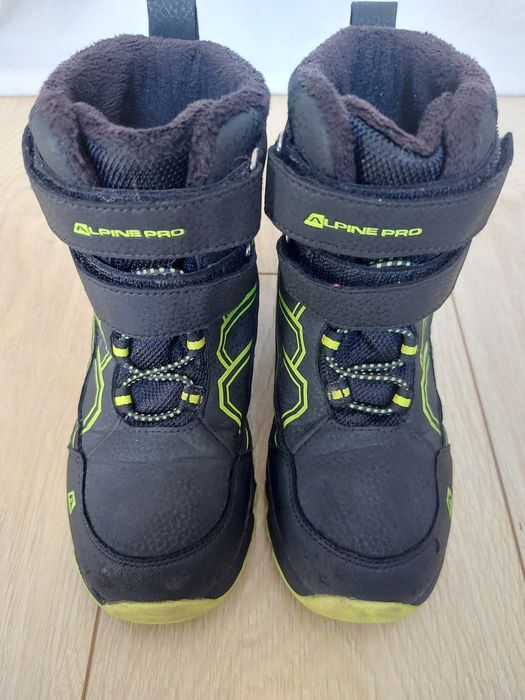 Зимни водоустойчиви ботуши #31 Alpine Pro черни със зелен акцент