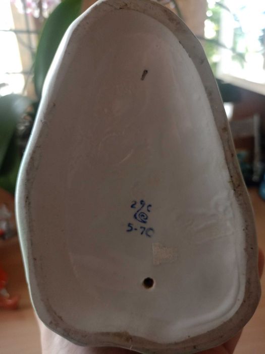 Статуэтка. Форфор СССР. "Девушка с ромашкой" 1970е