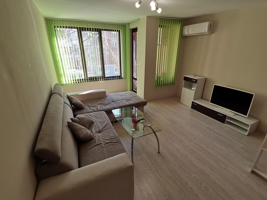 Дава се под наем Двустаен апартамент в Бургас, Братя Миладинови - 65 кв.м за 433.5 € - Снимка #2