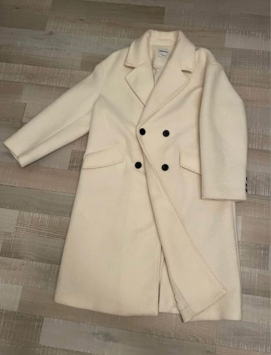 Дамско бяло палто