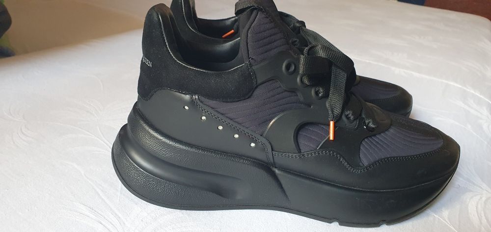Alexander Mcqueen