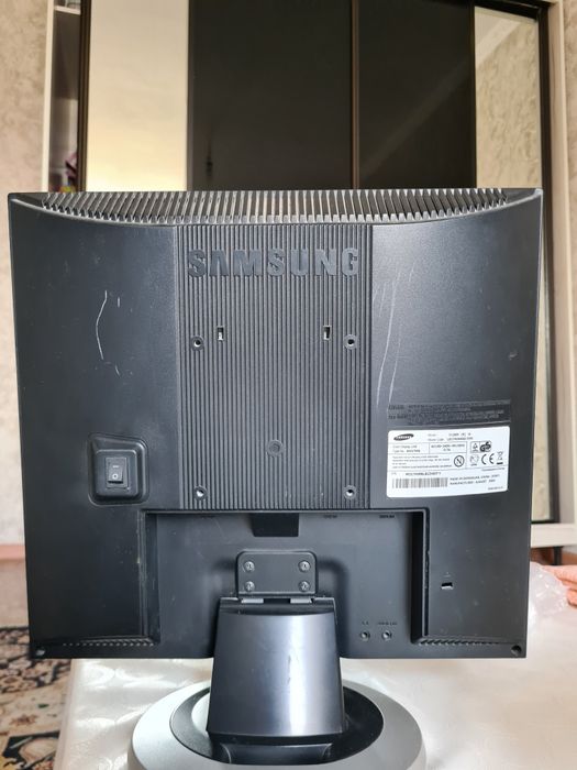 Монитор Самсунг 713BM