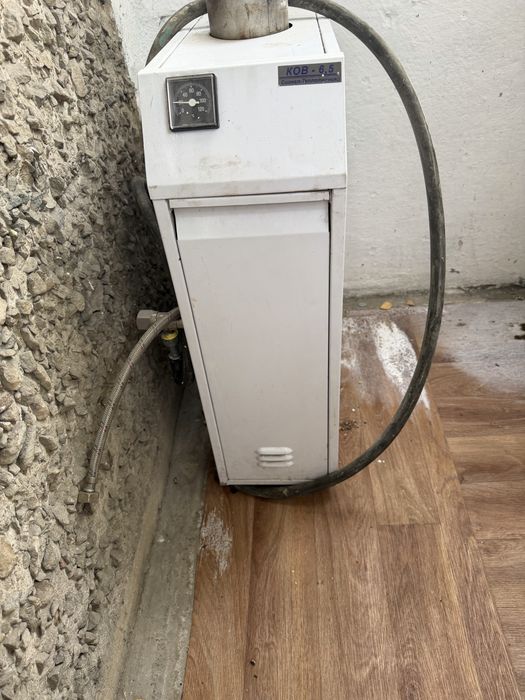 Продам газовый котел напольный