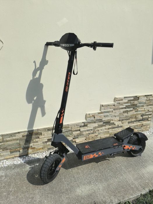 Vând trotinetă electrică KuKirin G2 – An fabr 2025, 465 km