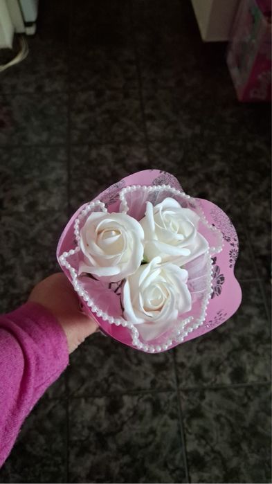 Martisoare cu trandafiri din sapun parfumati