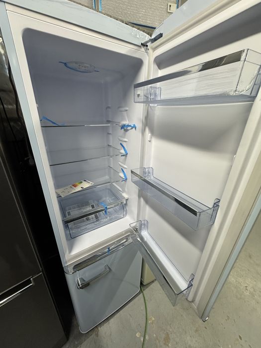 Combina frigorifică Amica KGCR387100L