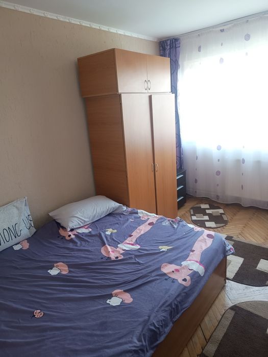 Închiriez apartament 3 camere decomandat