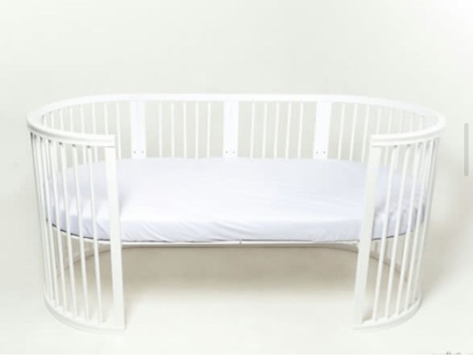 Продается детская кроватка премиум класса, материал бук