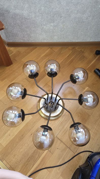 Потолочная люстра на 8 ламп