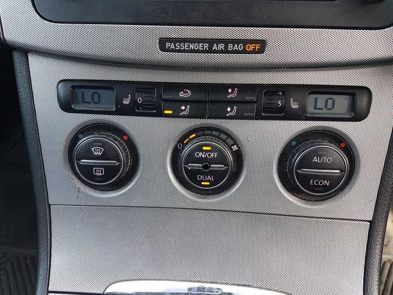 Rama Grila Ornament Panou Modul Comanda AC Clima cu Scaune Incalzite VW Passat B6 2005 - 2010