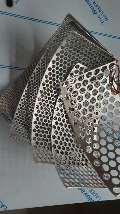 Moara pesmet, masina macinat nuca pentru cozonac