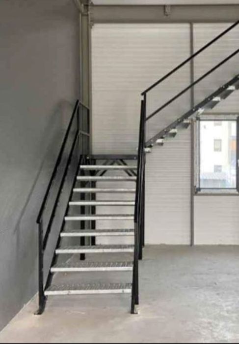 Scară zincată profesionala