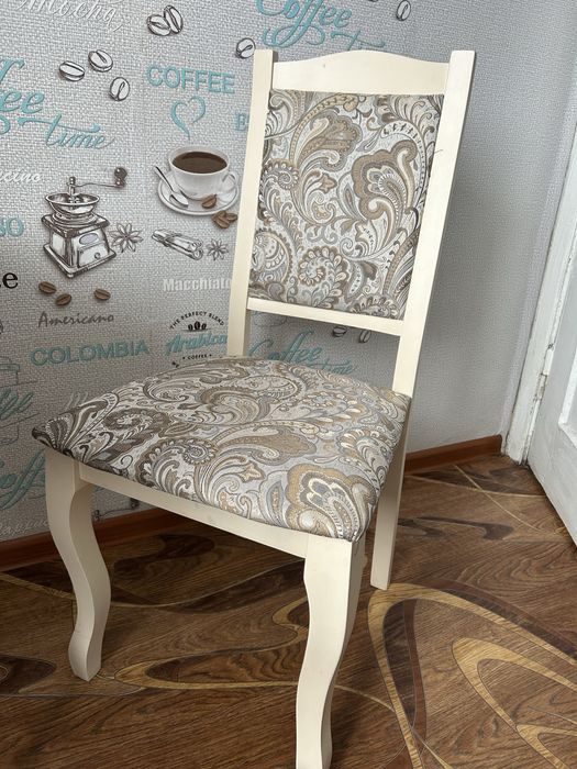 Продам 6 стульев