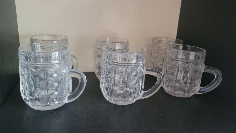 Продам хрустальные пивные кружки .