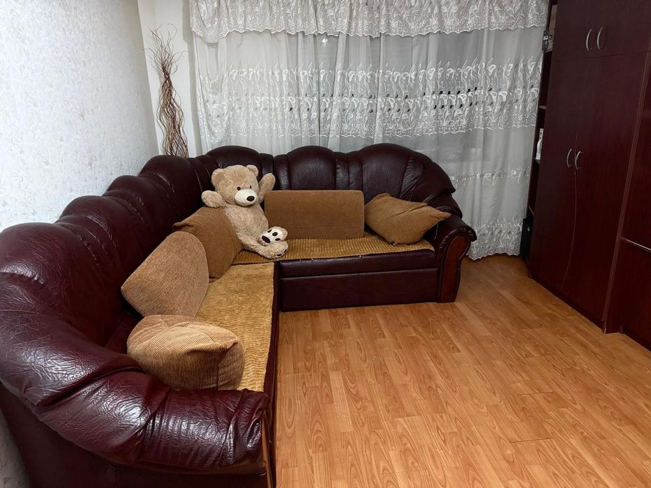 Închiriez apartament