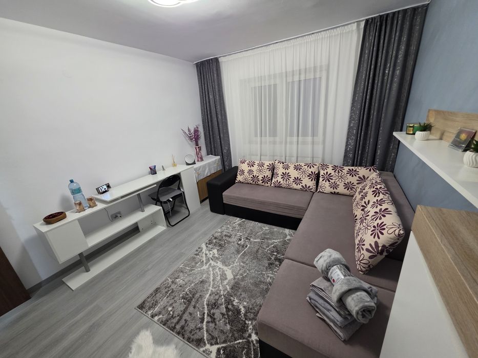 Inchiriez Garsoniera in Regim Hotelier