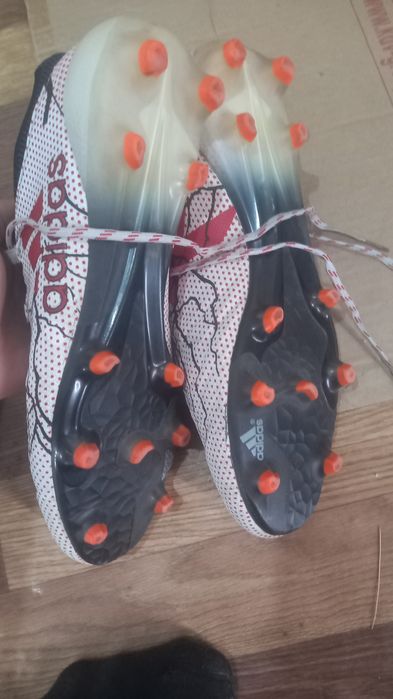 Бутсы футбольные