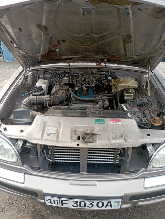 Volga gaz 31105 sotiladi