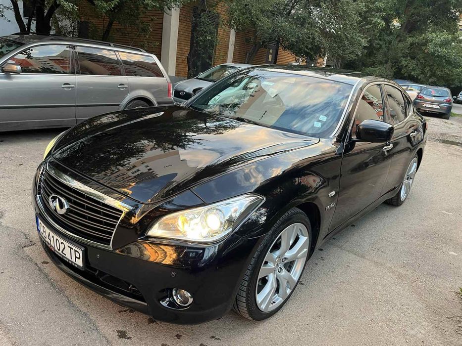 Infiniti M35h hibrid