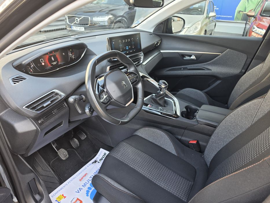 PEUGEOT 3008 PureTech 1.2 130 cp