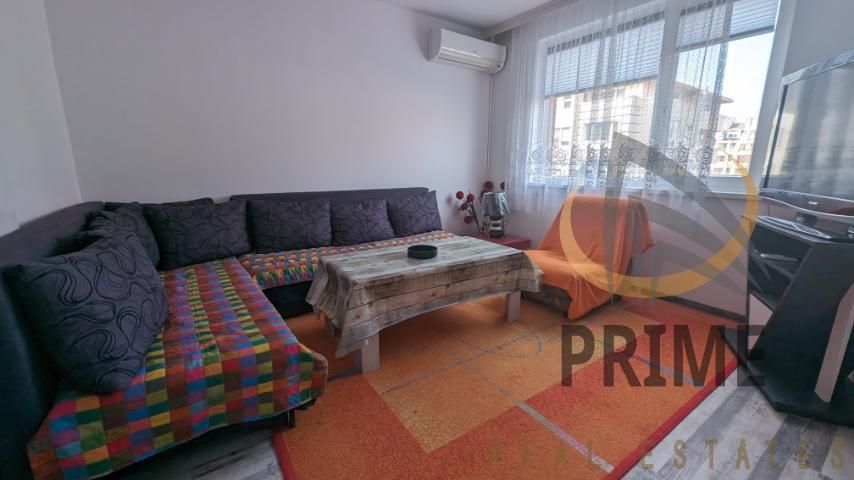 Дава се под наем Тристаен апартамент в Бургас, Център - 92 кв.м за 561 € - Снимка #1