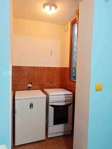 Дава се под наем Двустаен апартамент в Бургас, Лазур - 44 кв.м за 408 € - Снимка #3