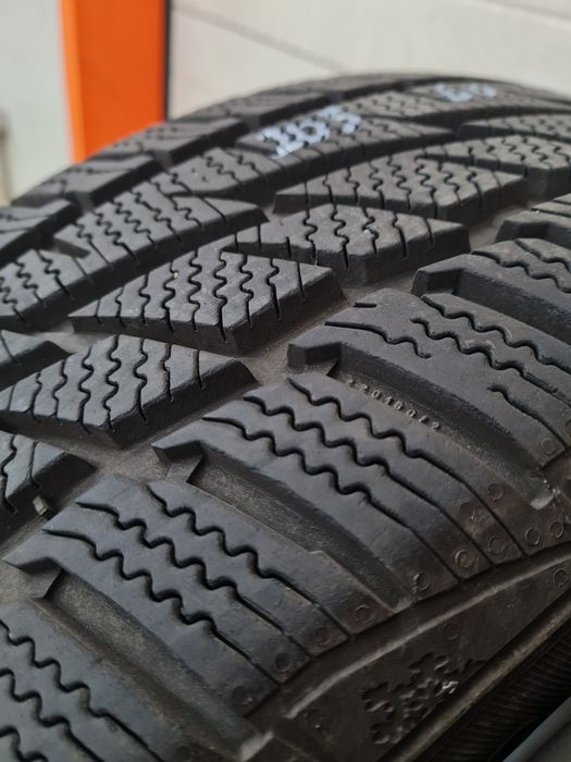 Зимни гуми 2 броя MATADOR SibirSnow 205 60 R16 дот 2719