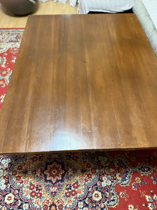 Продам стол дерево .