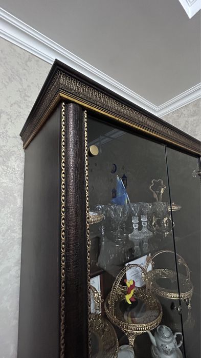 Камод с зеркалом, гарнитур