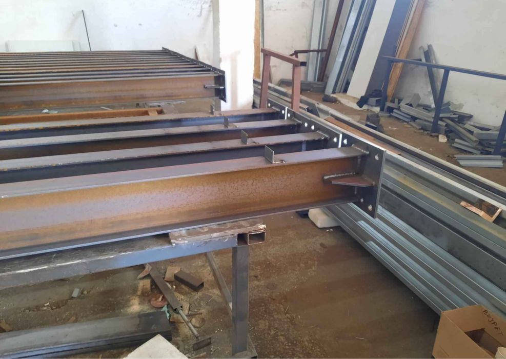 Vând hală metalică structură metalică 10/20/4 pret 2800 € fără avans