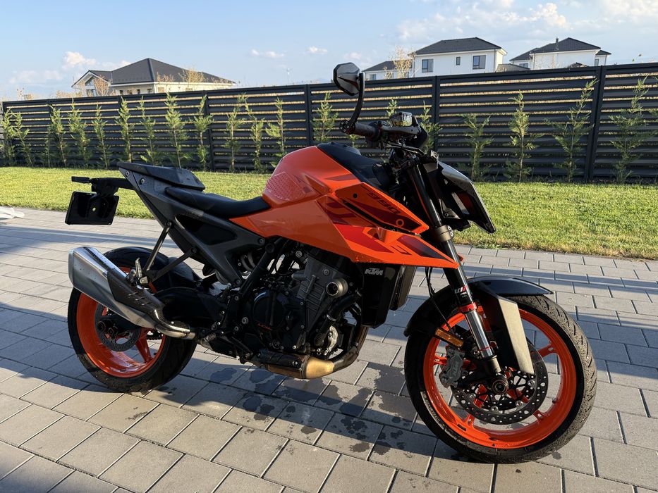 KTM 990 Duke 2025