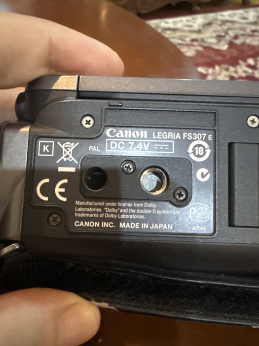Видеокамера Canon сотилади