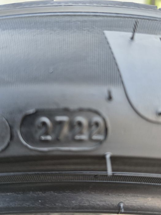 Vand patru anvelope de iarna michelin 245 45 19dot 2722