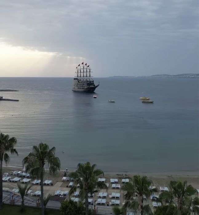 Дрон, квадрокоптер.