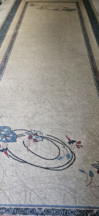 Продам ковёр в хорошем состоянии