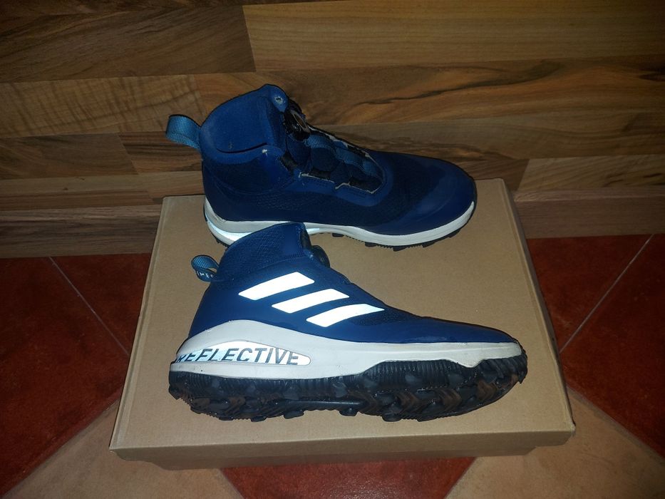 Боти     Адидас   .