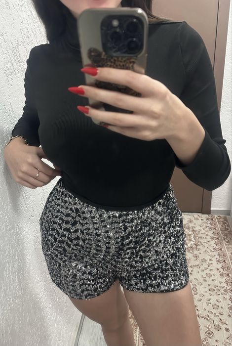 Къси панталони от Зара с пайети