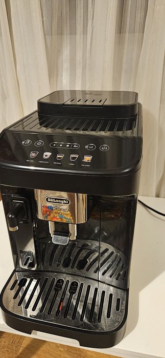 Vand expressor automat Delonghi Magnifica EVO