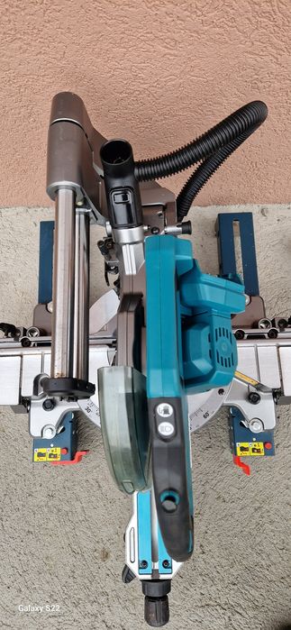 Makita circular stationar pe acumulator de 40 V