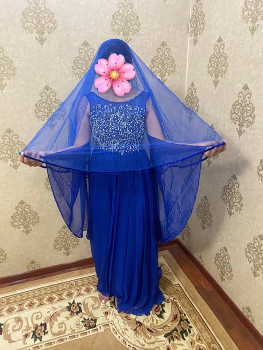 Платье вечернее , в отличном состоянии