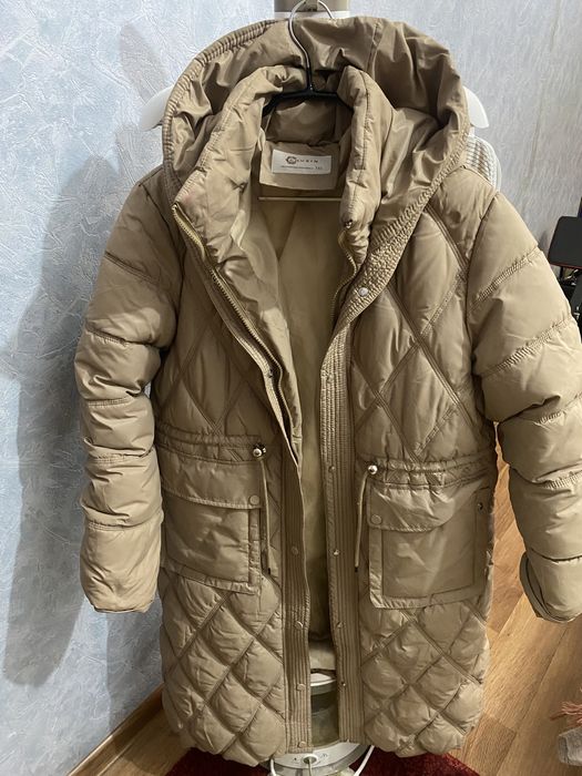 Одежда:  куртки, платья.