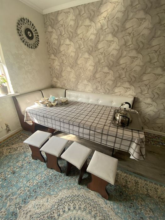 Кухонный стол и столик