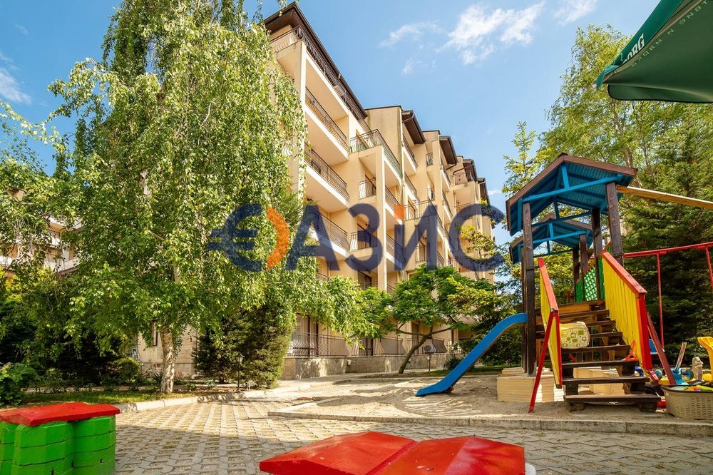 Продава се Двустаен апартамент в к.к. Слънчев бряг - 51 кв.м за 1236 €/кв.м - Снимка #11