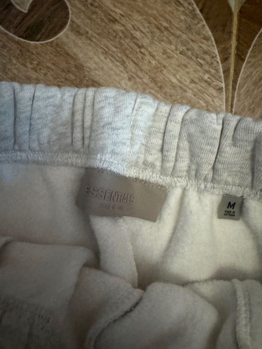 Къси панталони essentials