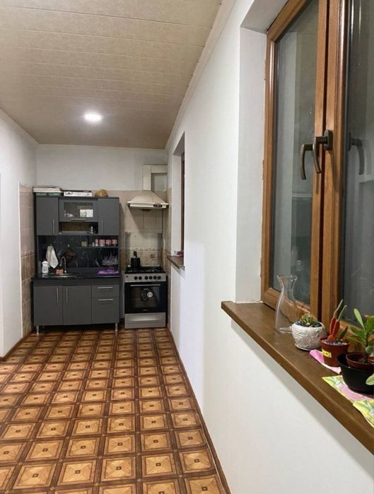 4 комнатная 3 этаж Сергели 4 Орт.Метро 11-Бекат,Продается     х